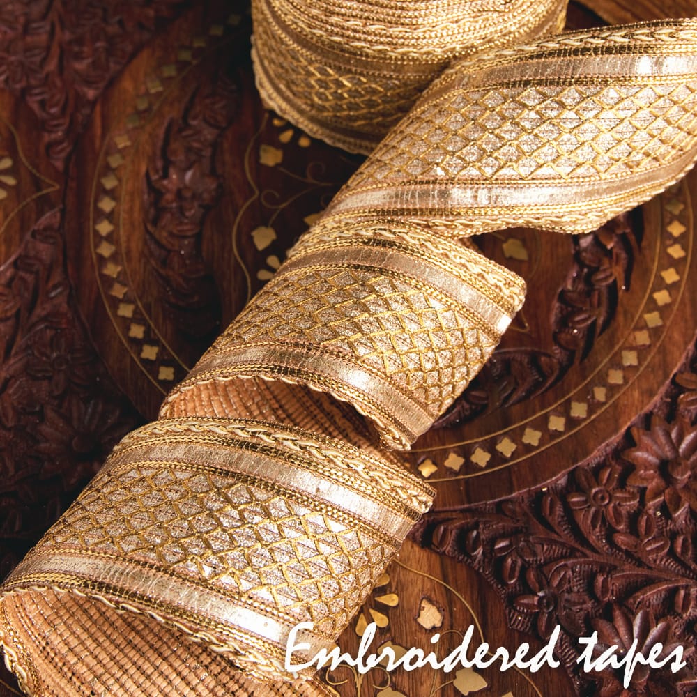 チロリアンテープ　メーター売 - 金糸が美しい　金色のゴータ刺繍〔幅:約5.5cm〕1枚目の説明写真です
