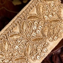 〔各色あり〕〔メーター売り〕チロリアンテープ　メーター売 - 金糸が美しい　更紗模様のゴータ刺繍〔幅:約4.3cm〕 - サブ4