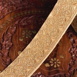 〔各色あり〕〔メーター売り〕チロリアンテープ　メーター売 - 金糸が美しい　更紗模様のゴータ刺繍〔幅:約4.3cm〕