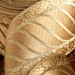 チロリアンテープ　メーター売 - 美しい光沢感　金色の伝統模様ブロケード〔幅:約7cm〕 - サブ3