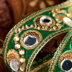 〔各色あり〕〔メーター売り〕チロリアンテープ　メーター売 - 色鮮やか　ミラーワークとビーズ刺繍〔幅:約2.5cm〕 - サブ4