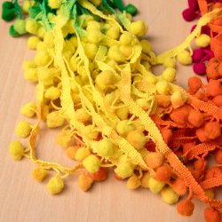 インドのぽんぽんテープ - カラフル - ロール売り【長さ:約15m 幅:約1cm】の商品写真