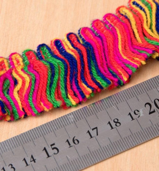 インドのひらひらカラフルテープ - ロール売り【長さ:約15m 幅:約3cm】 3 - 定規と比べてみました
