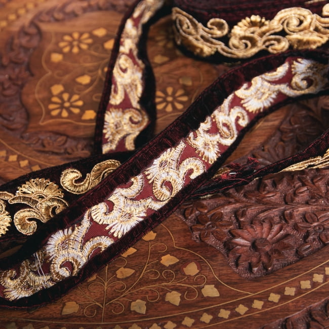 チロリアンテープ　メーター売 - 金糸が美しい　更紗模様のゴータ刺繍〔幅:約3.2cm〕 5 - 裏面はこのようになっております