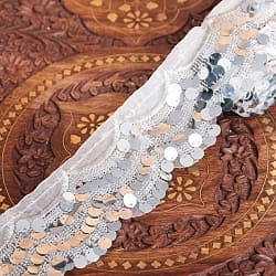 チロリアンテープ　メーター売 - 輝くスパンコールと美しい銀糸〔幅:約6cm〕の商品写真