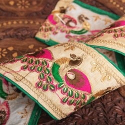 〔各色あり〕〔メーター売り〕チロリアンテープ　メーター売 - 金糸が美しい　孔雀模様のゴータ刺繍〔幅:約10cm〕 - サブ3