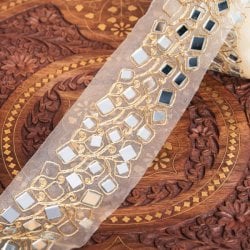 チロリアンテープ　メーター売 - ミラーワークと金糸が美しい〔幅:約8cm〕