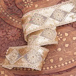 〔メーター売り〕チロリアンテープ　メーター売 - 金糸が美しい　更紗模様のゴータ刺繍〔幅:約4.5cm〕 - シャンパン - サブ3