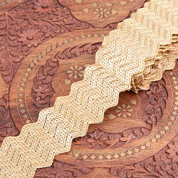 チロリアンテープ　メーター売 - 金糸が美しい　更紗模様のゴータ刺繍〔幅:約6cm〕 - さざ波の商品写真