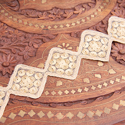 【各色あり】〔メーター売り〕 チロリアンテープ　メーター売 - 金糸が美しい　更紗模様のゴータ刺繍〔幅:約5cm〕 - ダイヤ - サブ5