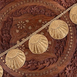 〔メーター売り〕チロリアンテープ　メーター売 - 金糸が美しい　更紗模様のゴータ刺繍〔幅:約5cm〕 - 日の出の商品写真