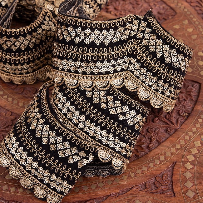 チロリアンテープ メーター売 - 金糸が美しい 更紗模様のゴータ刺繍〔幅:約10cm〕 - 黒ベロア 3 - 他にはないとても素敵な雰囲気