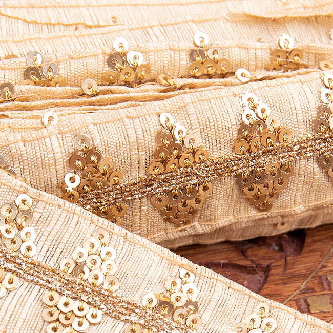 チロリアンテープ　メーター売 - 金糸が美しい　更紗模様のゴータ刺繍〔幅:約2.8cm〕 - アンベール 10 - 2:金の拡大写真です