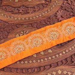 〔メーター売り〕チロリアンテープ　メーター売 - 金糸が美しい　更紗模様のゴータ刺繍〔幅:約4.8cm〕 - コナーラク - サブ5