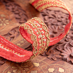 〔メーター売り〕チロリアンテープ　メーター売 - 金糸が美しい　更紗模様のゴータ刺繍〔幅:約2.8cm〕 - 螺旋 - サブ4