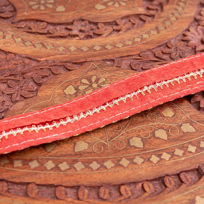 チロリアンテープ　メーター売 - 金糸が美しい　更紗模様のゴータ刺繍〔幅:約2.8cm〕 - 螺旋 5 - 裏面はこのようになっております
