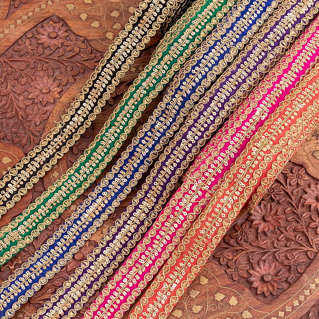 チロリアンテープ　メーター売 - 金糸が美しい　更紗模様のゴータ刺繍〔幅:約2.8cm〕 - 螺旋 1