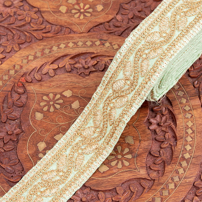チロリアンテープ　メーター売 - 金糸が美しい　更紗模様のゴータ刺繍〔幅:約4.2cm〕 - 飛翔 10 - 3：ミント