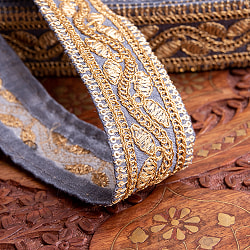 〔メーター売り〕チロリアンテープ　メーター売 - 金糸が美しい　更紗模様のゴータ刺繍〔幅:約4.2cm〕 - 飛翔 - サブ2