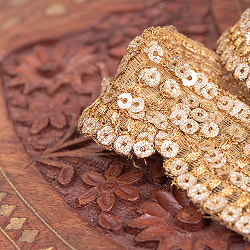 約9m チロリアンテープ ロール売 - 金糸が美しい　更紗模様のゴータ刺繍〔幅:約3cm〕 - ラメ付きスパンコール - サブ4