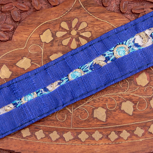 チロリアンテープ　メーター売 - 金糸が美しい　更紗模様のゴータ刺繍  〔幅:約2.5cm〕 −流れ星 5 - 裏面はこのようになっています