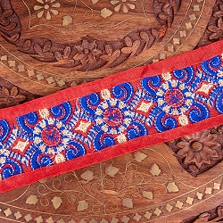 チロリアンテープ　メーター売 - 金糸が美しい　更紗模様のゴータ刺繍  〔幅:約5.8cm〕 紋章 - サブ5