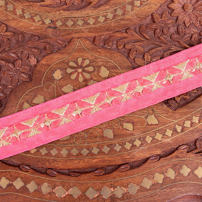チロリアンテープ　メーター売 - 金糸が美しい　更紗模様のゴータ刺繍  〔幅:約3cm〕 ひし形 5 - 裏面はこのようになっています