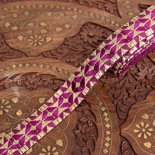 チロリアンテープ　メーター売 - 金糸が美しい　更紗模様のゴータ刺繍  〔幅:約3cm〕 ひし形の選択用写真
