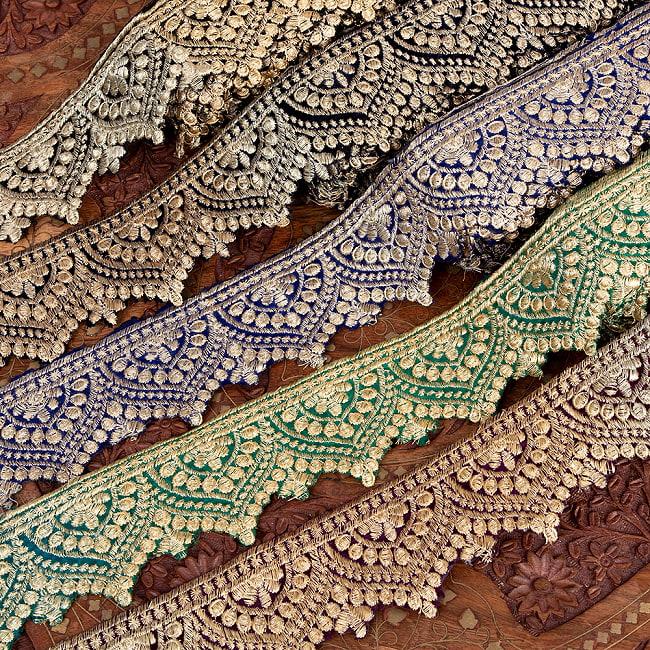 チロリアンテープ　メーター売 - 金糸が美しい　更紗模様のゴータ刺繍  〔幅:約6.5cm〕 メヘンディ 寒色 1