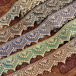 チロリアンテープ　メーター売 - 金糸が美しい　更紗模様のゴータ刺繍  〔幅:約6.5cm〕 メヘンディ 寒色