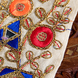 約9m チロリアンテープ ロール売  〔各色あり〕チロリアンテープ - 金糸が美しい　ミラーワーク刺繍〔幅:約6.5cm〕 - サブ4