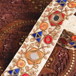 約9m チロリアンテープ ロール売  〔各色あり〕チロリアンテープ - 金糸が美しい　ミラーワーク刺繍〔幅:約6.5cm〕