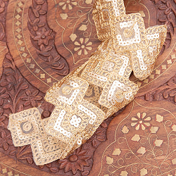 約9m チロリアンテープ ロール売 - 金糸が美しい　更紗模様のゴータ刺繍〔幅:約6cm〕 - ジオメトリック - サブ3