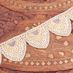 約9m チロリアンテープ ロール売 - 金糸が美しい　更紗模様のゴータ刺繍〔幅:約4cm〕 - 鱗 - サブ5