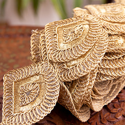 チロリアンテープ　メーター売 - 金糸が美しい　更紗模様のゴータ刺繍〔幅:約5.7cm〕 - 貝殻 - サブ2