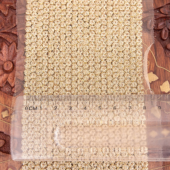 チロリアンテープ　メーター売 - 金糸が美しい　更紗模様のゴータ刺繍〔幅:約8cm〕 - 綺羅星 7 - 横幅はこのようになります