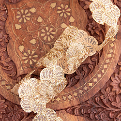 約9m チロリアンテープ ロール売 - 金糸が美しい　更紗模様のゴータ刺繍〔幅:約4cm〕 - プルメリア - サブ3