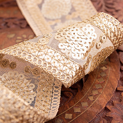 約9m チロリアンテープ ロール売 - 金糸が美しい　更紗模様のゴータ刺繍〔幅:約6.5cm〕 - マハル - サブ4