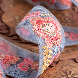 【全3色】チロリアンテープ　メーター売 - 金糸が美しい　　更紗模様のゴーダ刺繍〔幅:約4cm〕 - くすみカラーのフラワー刺繍 - サブ5