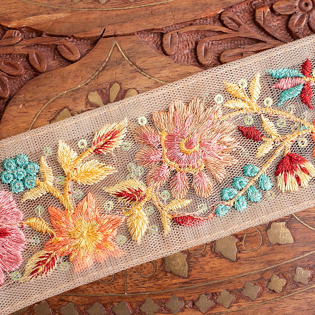 【全2色】チロリアンテープ メーター売 - 金糸が美しい 更紗模様のゴーダ刺繍〔幅:約5cm〕 - くすみパステルの深海花 6 - 裏面はこちら