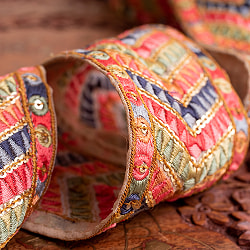 チロリアンテープ　メーター売 -　更紗模様のゴーダ刺繍〔幅:約6.3cm〕 - マルチカラーの幾何学模様 - サブ5