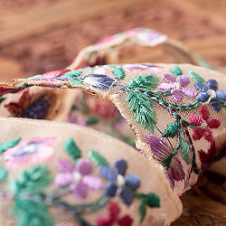 【全4色】チロリアンテープ　メーター売 - 金糸が美しい　　更紗模様のゴーダ刺繍〔幅:約5.3cm〕 - パイピングくすみフラワー刺繍 - サブ5