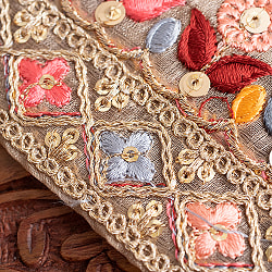 チロリアンテープ　メーター売 - 金糸が美しい　　更紗模様のゴーダ刺繍〔幅:約5.5cm〕 - マカロンフラワー - サブ3
