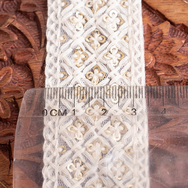 チロリアンテープ　メーター売 - 柔らかなコットンに金糸が美しい　　スパンコールとゴーダ刺繍〔幅:約3.5cm〕 - お花と格子 7 - 横幅はこのくらいです