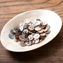 貝から作られたボタン シェルボタン[2穴：20gセット-50個程度]  - 約10mm - サブ2