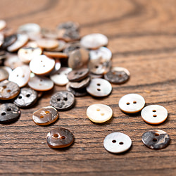 貝から作られたボタン シェルボタン[2穴：20gセット-50個程度]  - 約10mm - サブ3