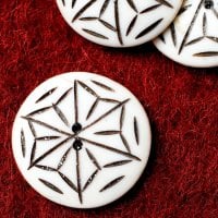 水牛の角ボタン[5個セット]  - 約3cm白・丸