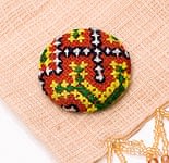 モン族の刺繍ボタン【直径：40mm 3個セット】 - 赤・黄・緑系の商品写真