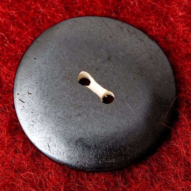 水牛の角ボタン[5個セット] - 約3.5cm - 黒平ら 2 - 表面です。
