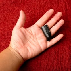 水牛の角ボタン[5個セット] - 約4.5cm×約2cm太角 - サブ4
